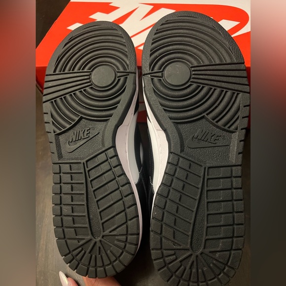 Panda dunks 9.5 women 7 men brand new - Picture 2 of 5